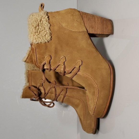 UGG Australia Analise Lace Up Heeled Boots Size 8.5 - Picture 4 of 16